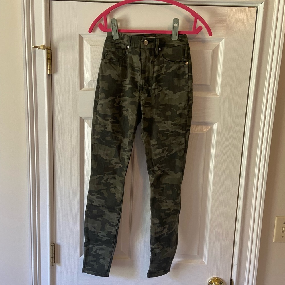 Good American Camo Skinny Jeans High Rise